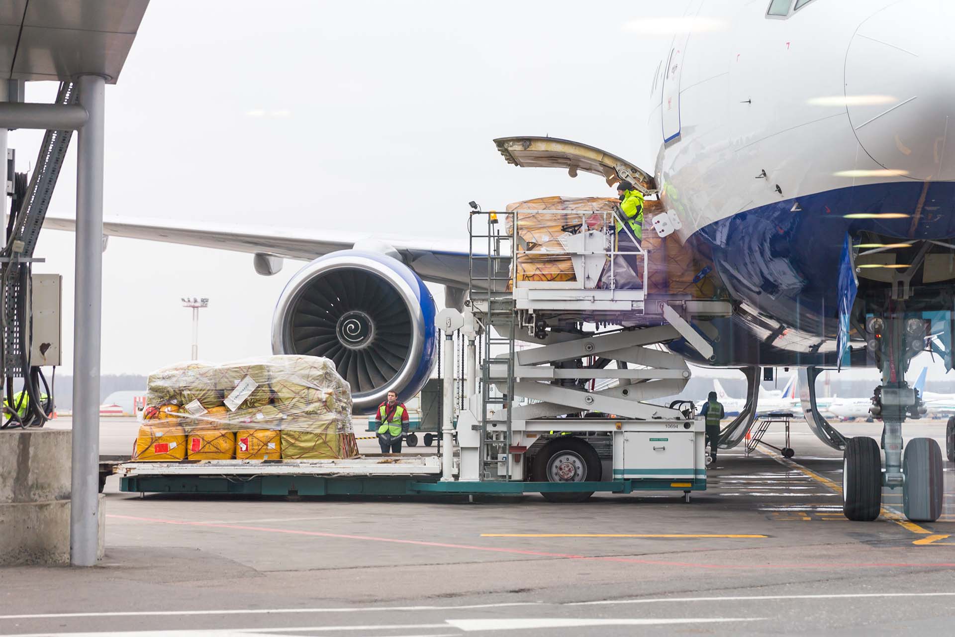 Loading cargo into the aircraft before departure